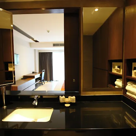Season Five Hotel-2