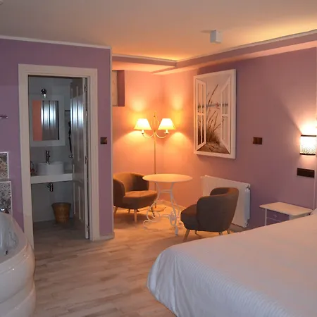 Akla Suites con Jacuzzi Santillana-2