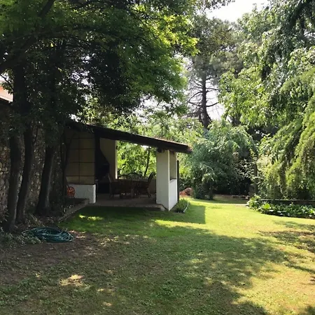 Villa House And Garden B&B-3