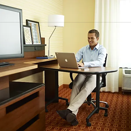 Fairfield Inn & Suites By Marriott Phoenix Tempe/Airport-3