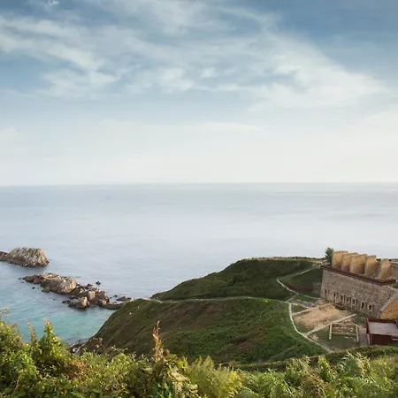 Somn Hipsuites Zarautz-3