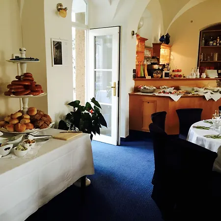 Hotel Dein Gutshof-3