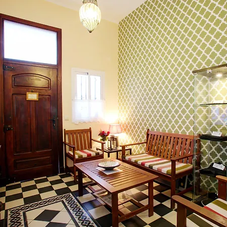 Málaga Lodge Guesthouse-2