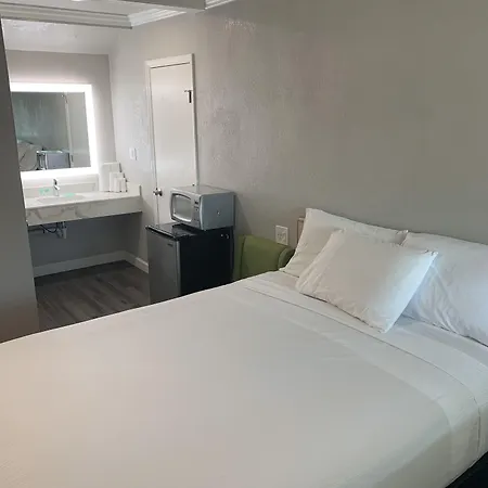 Elmwood Motel-3