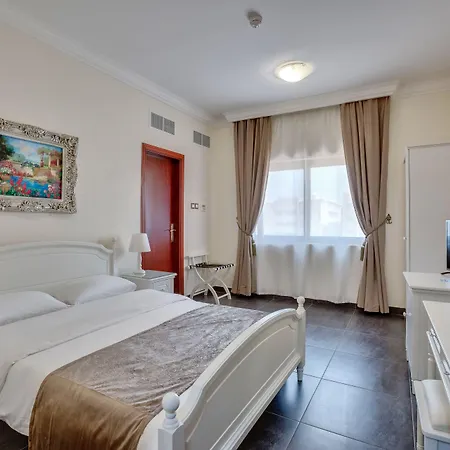 Royal Hotel-2