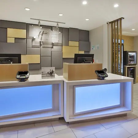 Holiday Inn Express & Suites Grand Rapids Airport North By Ihg-2