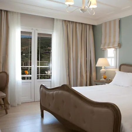 Royal Nidri Hotel & Apartments-2