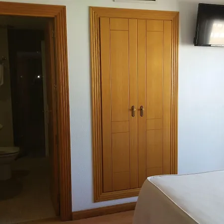 Hostal Mediterraneo-3