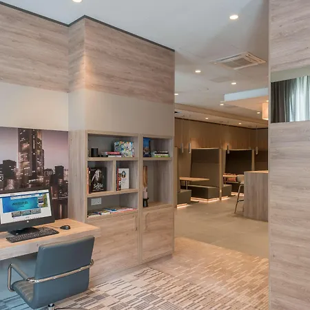Hampton By Hilton Frankfurt City Centre East-3
