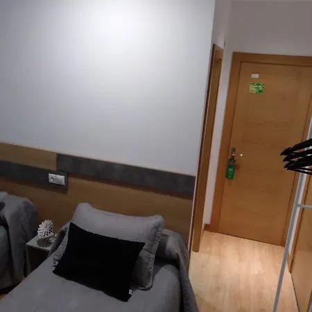 Hostal Rioja Condestable-3