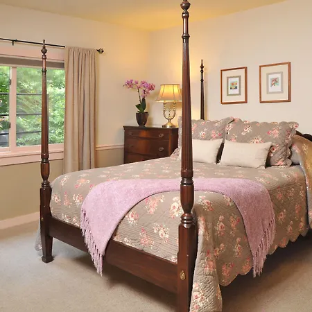 1795 Acorn Inn Bed And Breakfast-2
