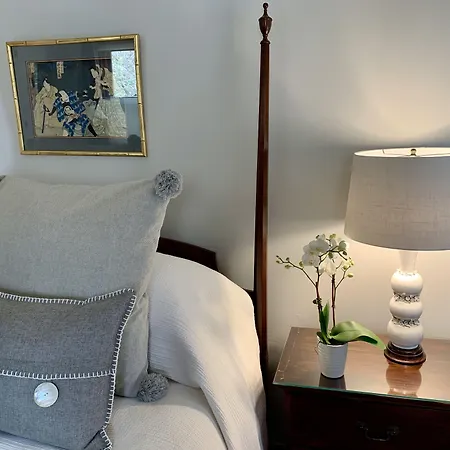 1795 Acorn Inn Bed And Breakfast-3