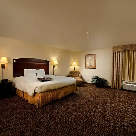 Hampton Inn & Suites Gallup-3