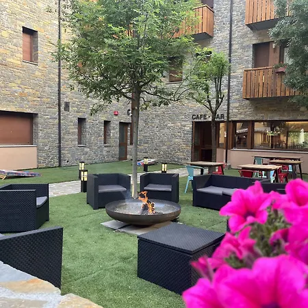 Hotel Els Encantats-3