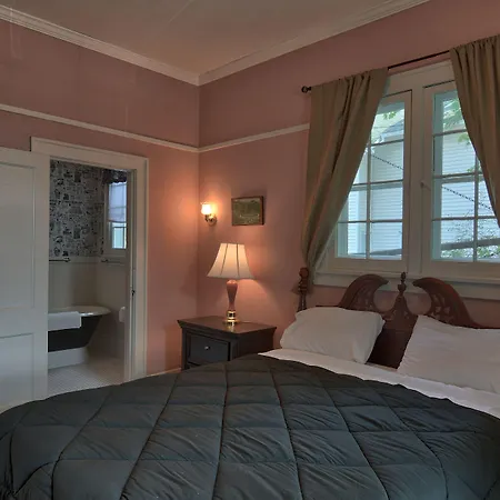 Charlevoix House-3