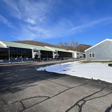 Travelodge By Wyndham Lincoln Near White Mountain-2