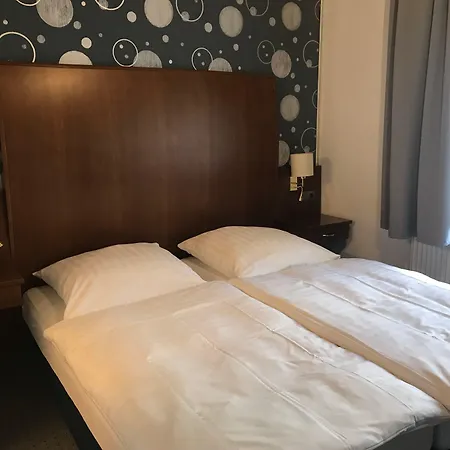 Hotel-Nachtwächter-2