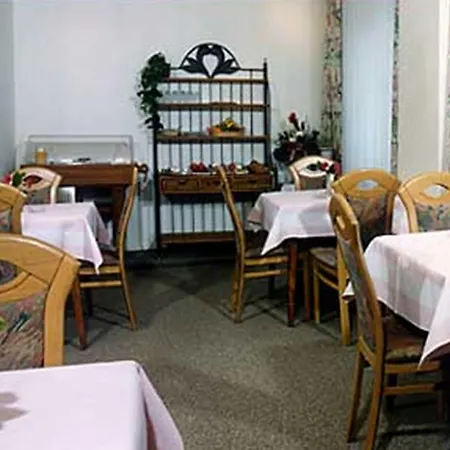 Drei Schweizer Hotel-3