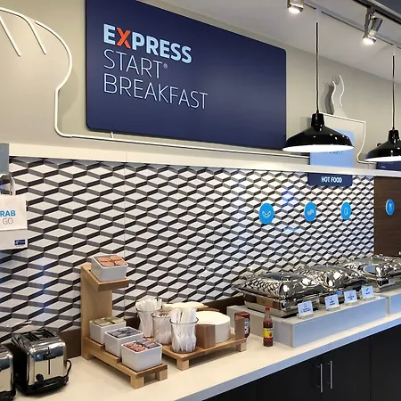 Holiday Inn Express & Suites - Springfield North By Ihg-2