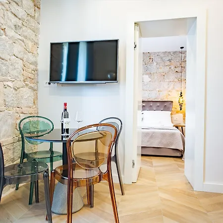 Best4Stay Luxury Rooms-3