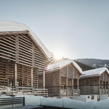 Boutique Hotel und Chalets Bergwiesenglück-3