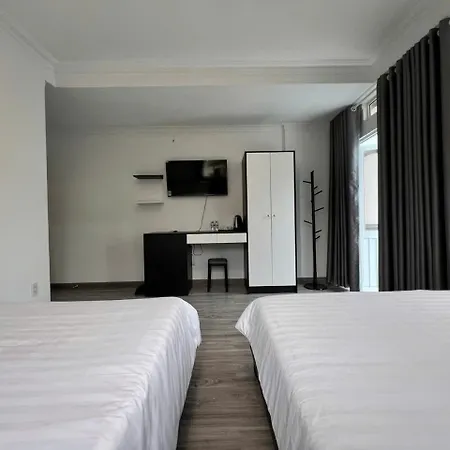 Spotlight Hotel-2