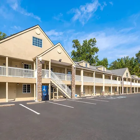 Days Inn By Wyndham Canton-3