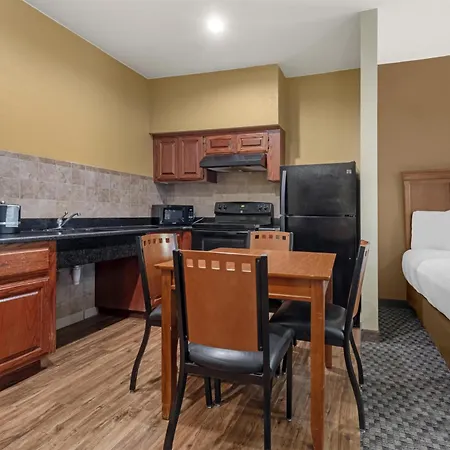 Best Western Plus Shamrock Inn & Suites-2