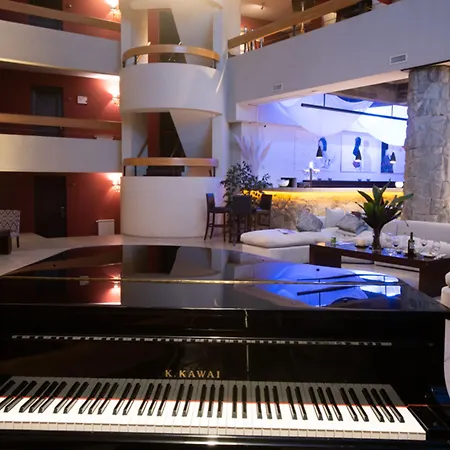 Cacique Inacayal Lake Hotel & Spa-2