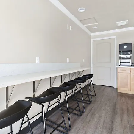 Le Blanc Inn & Suites-2