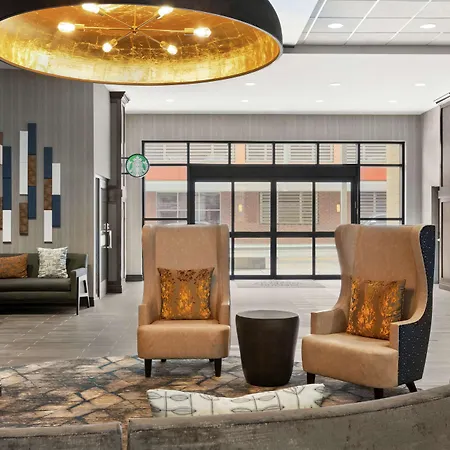 Hampton Inn Suites Kansas City Downtown Crossroads-2