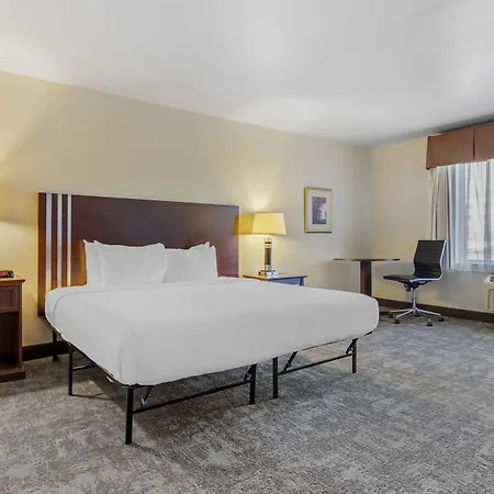 Seaport Inn & Suites-2