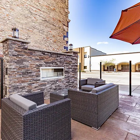 Cobblestone Hotel & Suites-3