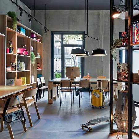 Moxy Hamburg City-2