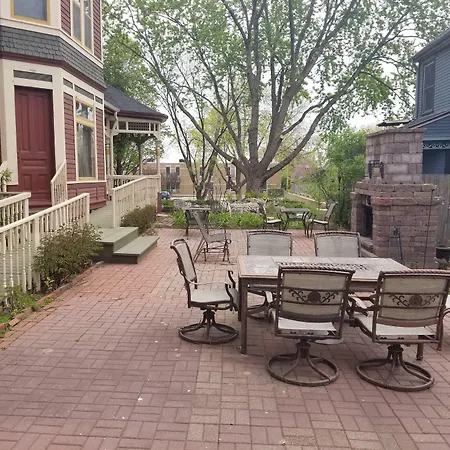 Historic Victorian Inn-2
