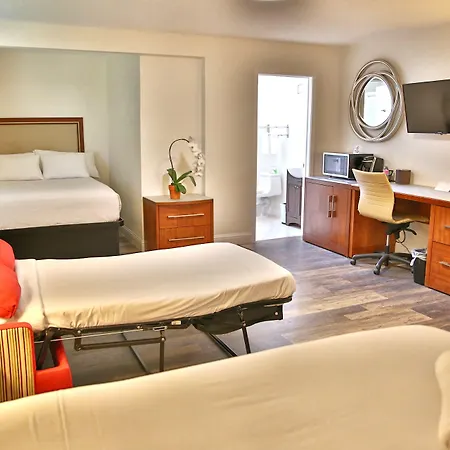 Travelodge By Wyndham Crescent City-2