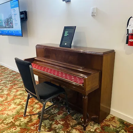 Robin Hood Inn And Suites-3