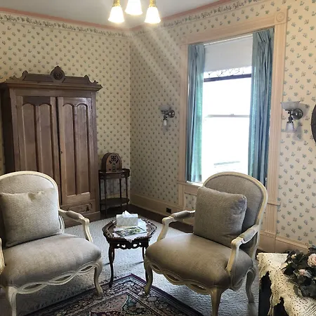 The Hancock House Bed & Breakfast Inn-3