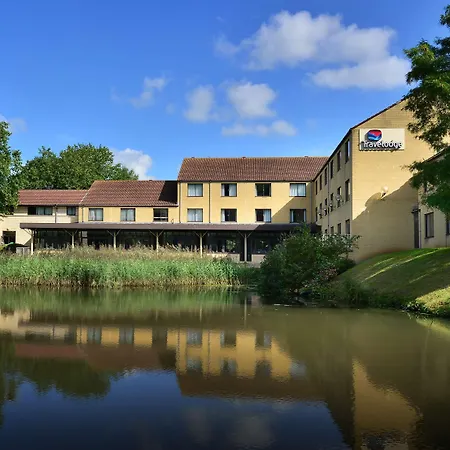 Travelodge Bath Waterside-3