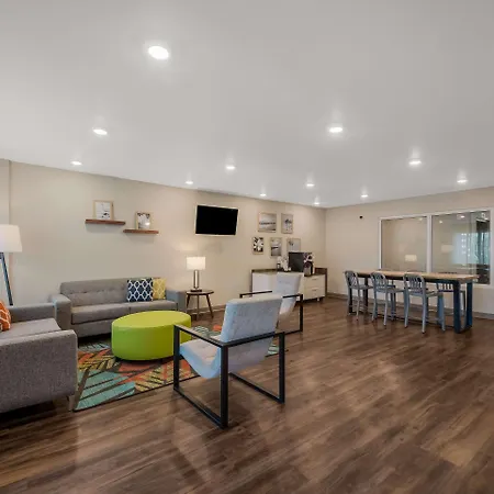 Woodspring Suites Wesley Chapel-Tampa-2