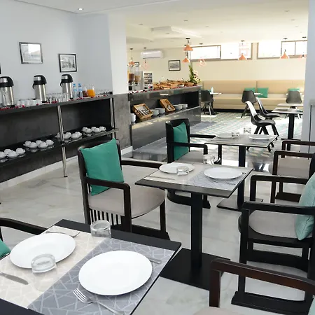 Le Yacht Suites Hotel-2