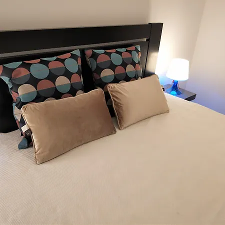 Sleep & Go Faro Airport Guest House-2