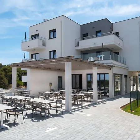 Aparthotel Punta Blu - Pool & Spa-2