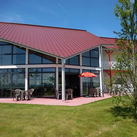 Fasthotel Montmarault-3