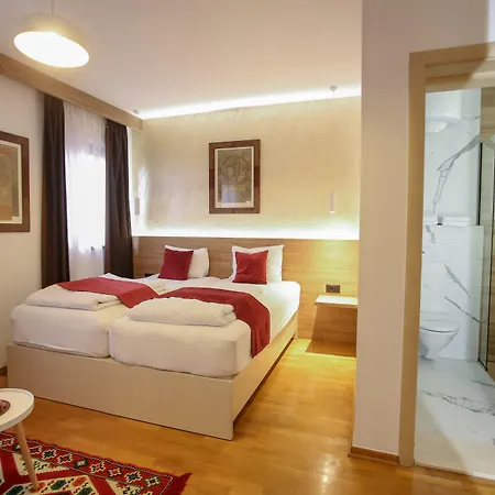 Hotel Emen-3