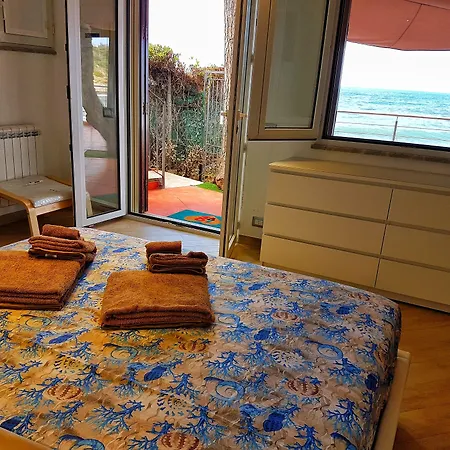 Brezza Marina Guesthouse-2