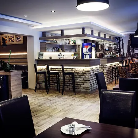 Hotel Taxis Bratislava-3