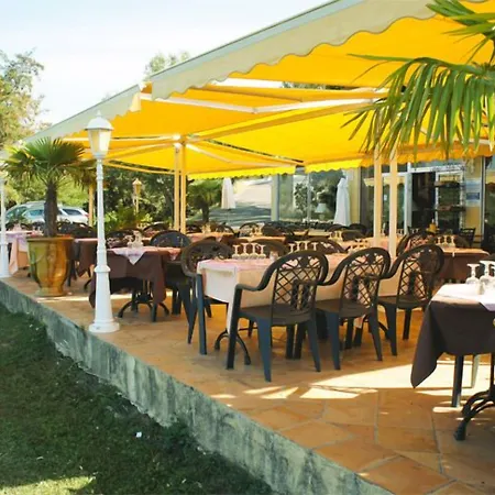Hotel Les Cavalets-2