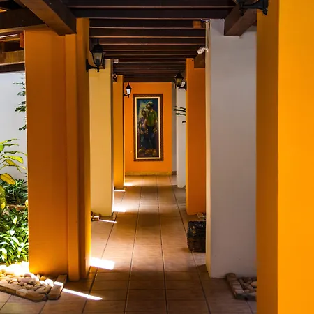 Happy Hotel Girassol-3