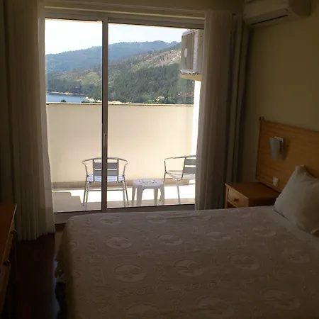 Hotel Lagoa Azul Do Geres-3